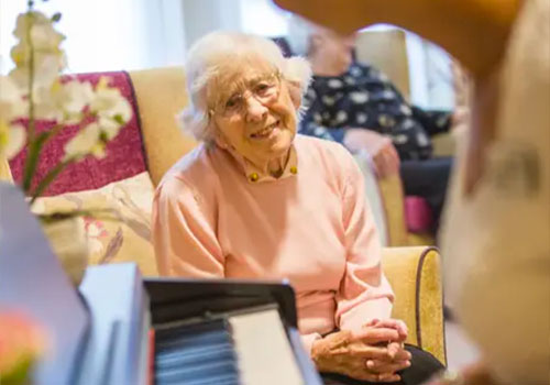 Residential resident with piano player